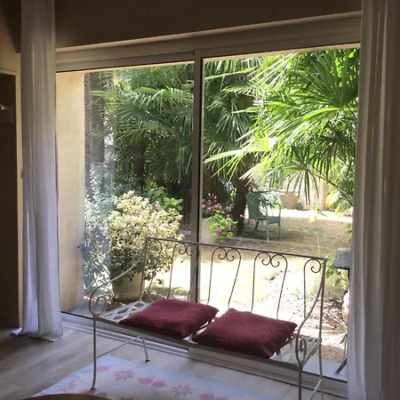 Alojamento de Acomodação e Pequeno-almoço L'orangerie Du General