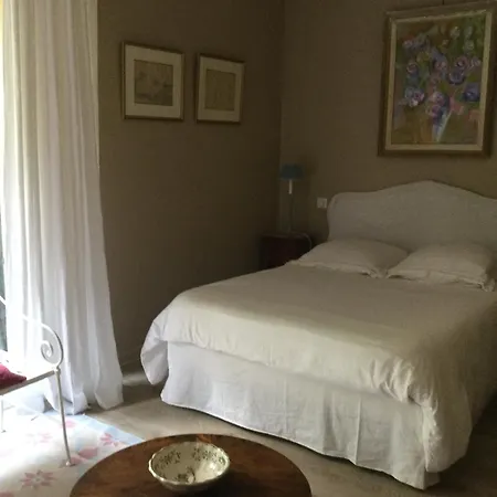 Alojamento de Acomodação e Pequeno-almoço L'orangerie Du General Saint-Jean-dʼAngély